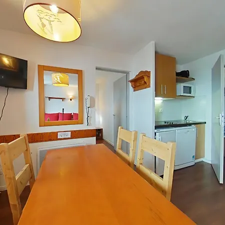 2 Pieces Au Pied Des Pistes Avec Casier A Et Wifi - Fr-1-351-198 *